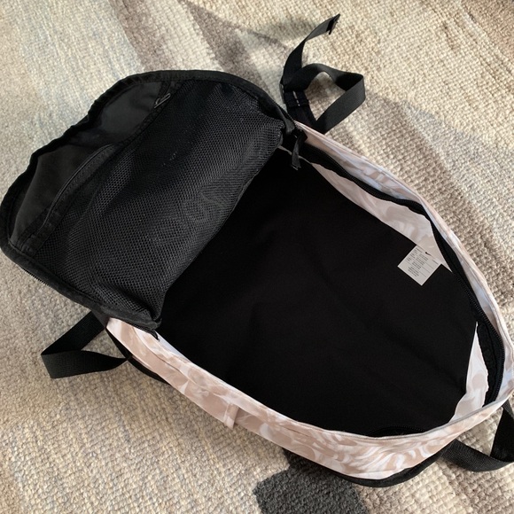 Nike Small Cheyenne Beige Marble Swirl Backpack - Picture 5 of 5